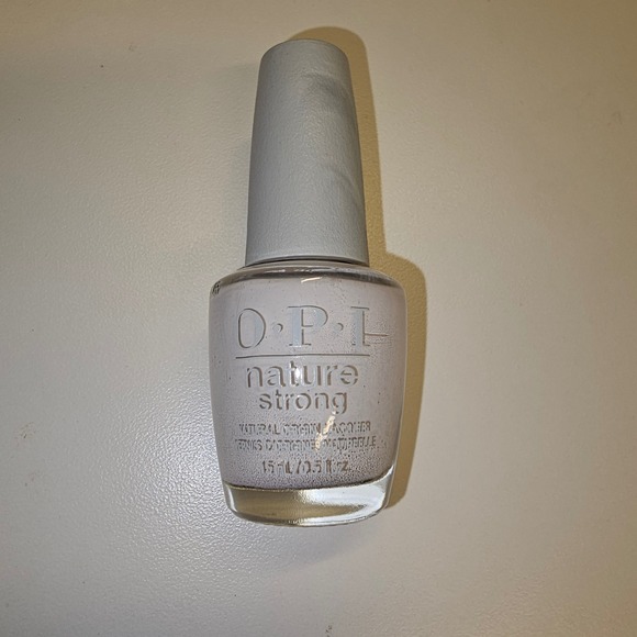 OPI Nature Strong Nail Lacquer, Vegan Nail Polish, Strong as Shell, Nude - Picture 1 of 4